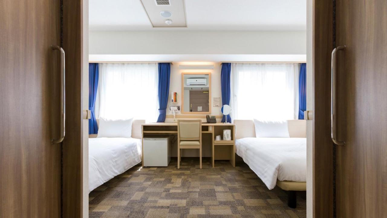 Toyoko Inn Nara Oji Eki Minami Guchi Exterior foto